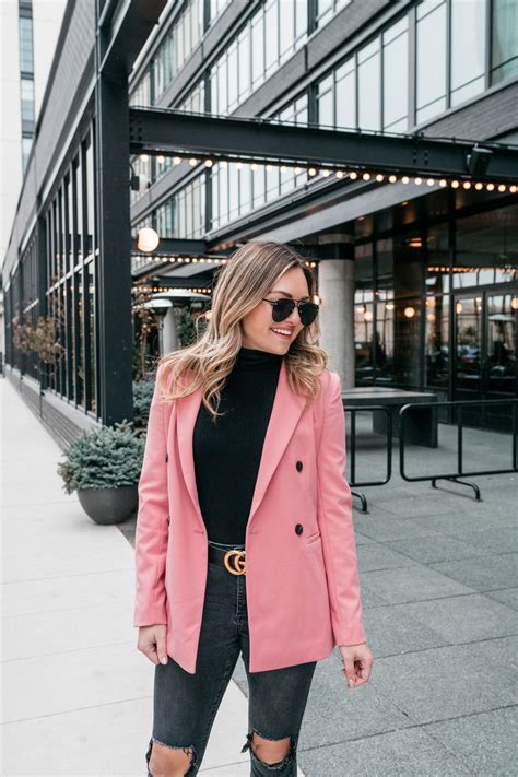 How to Style a Boyfriend Blazer & a Gucci Belt for Work — bows 